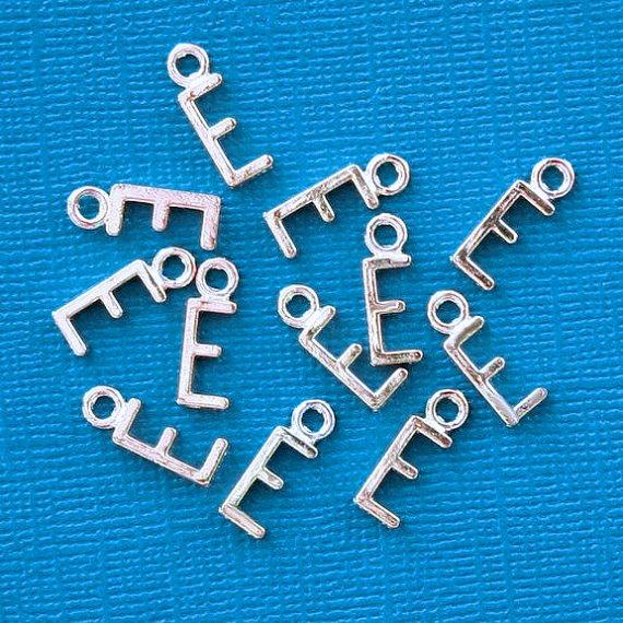 8 Lettre A Alphabet Antique Silver Tone Charms - SC2625