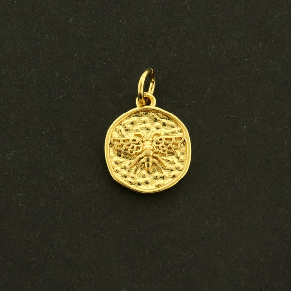 18k Bee Disc Charm - Honeybee Pendant - 18k Gold Plated Brass - GLD863