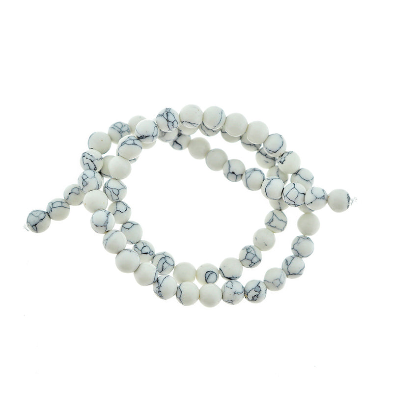 Perles Imitation Howlite Rondes 6mm - Blanc avec Marbre Gris - 1 Rang 67 Perles - BD1952